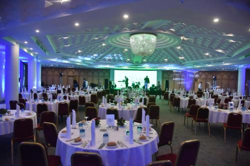 金色郁金香塔杰苏尔坦度假村