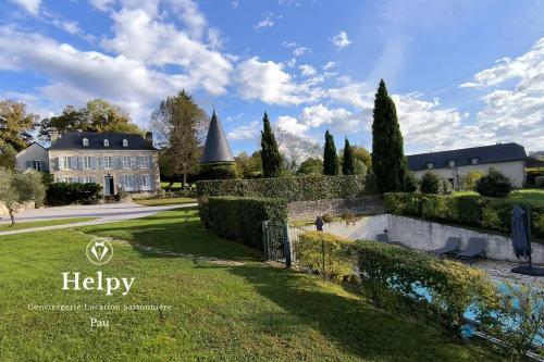 Maison exceptionnelle le Peyret -Vue Pyrenées-Jardin-Piscine gîte à louer Navailles-Angos
