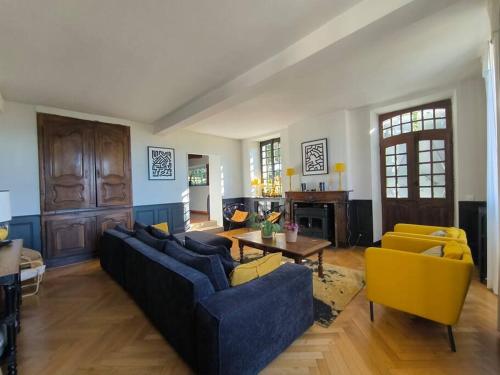 Maison exceptionnelle le Peyret -Vue Pyrenees-Jardin-Piscine in Serres-Castet