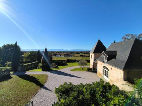 Maison exceptionnelle le Peyret -Vue Pyrenees-Jardin-Piscine in Serres-Castet