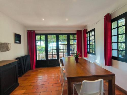 Maison exceptionnelle le Peyret -Vue Pyrenees-Jardin-Piscine in Serres-Castet