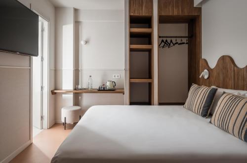 Double Room room in BYPILLOW Paseo