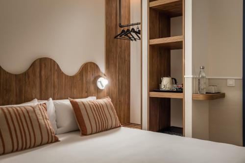 Double Room with Terrace image 4