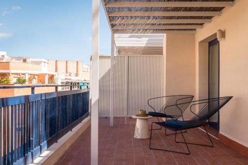 Double Room with Terrace image 7