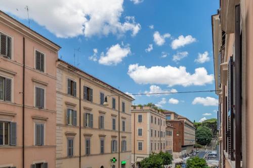 2 minutes from the Colosseum, Roma (foto 7)
