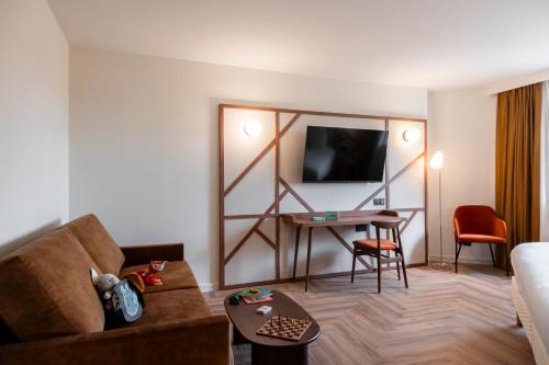 room detail thumbnail 1