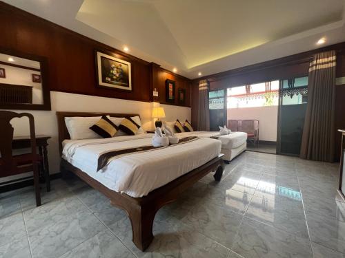 room detail thumbnail 0