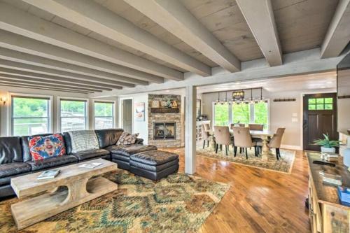 Unmatched Lakefront Home! in Enfield (NH)