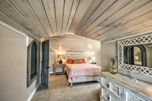 Unmatched Lakefront Home! in Enfield (NH)
