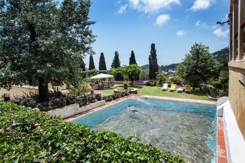 Peldbaseins, Vila near barcelona in Premia de Dalt