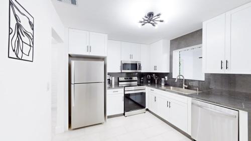 Casa Lucia 5BR Home with Pool Near Hard Rock Casino home in Hollywood, USA
