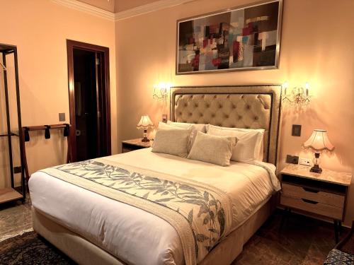 Superior Double Room image 7