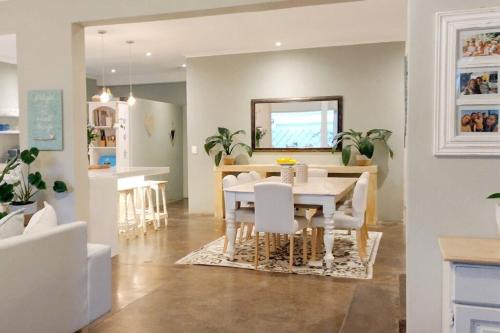 Sea Breeze Beach Home in Melkbosstrand, Cape Town