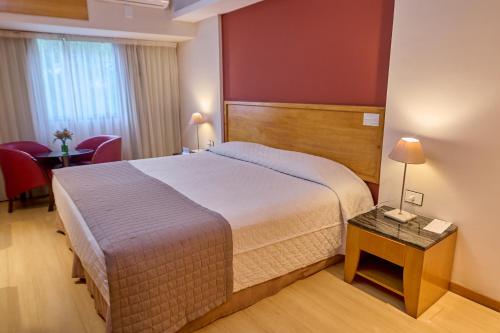 Standard Double Room image 3