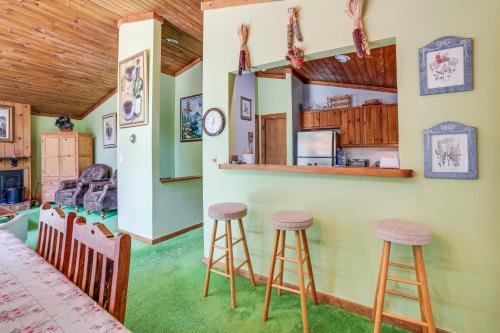 half Mi to Ski Secluded Home in Vermont in Londonderry, USA