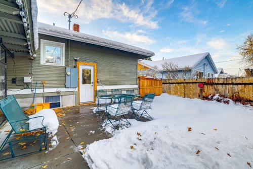 1 Mi to Dtwn Casper Homey Getaway with Yard! in 卡斯帕