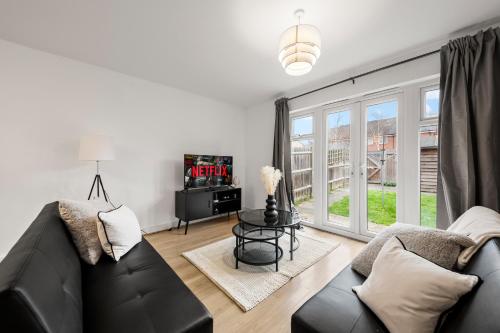 Spacious 3BR House in Reading - Perfect for Business Travellers, Contractors & Families FREE PARKING – khách sạn tại Whitley