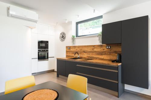 Lion PARKK Apartments in คนินิชคี