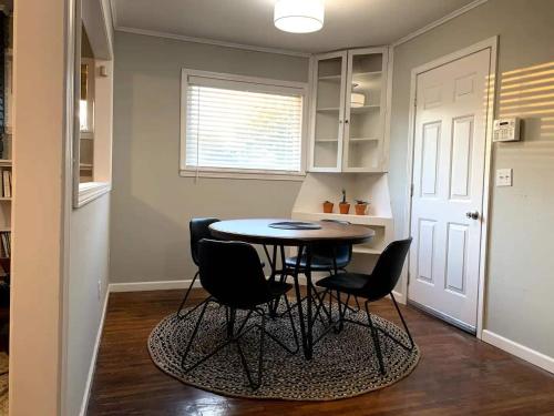 Rose District Willow House By Tulsa Getaways in Broken Arrow (OK)