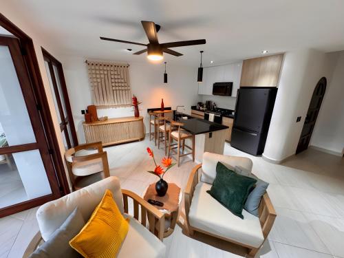 Modern condo in Selva Romantica, in heart of Zona Romantica
