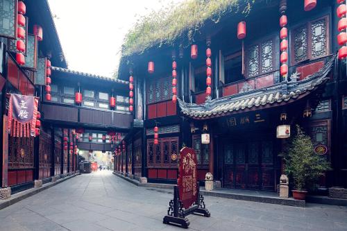 Chengdu Liaofan Design B&B Wuhou Temple Jinli Kuanzhai Alley 1 Bedroom 1 Living Room River View King Room Private Simple Design Style Independent Space Suite