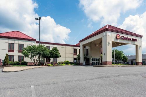 Clarion Inn Cranberry Township - 숙소 외관