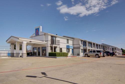 Exterior view, Motel 6 Lancaster, TX - DeSoto - Lancaster in Desoto