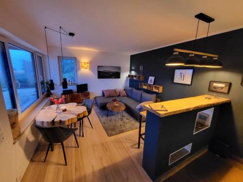 Iekārtas, Sauna, Terrasse, Fernblick & Design - modern-gemütliche FeWo am Aremberg (Sauna, Terrasse, Fernblick & Design - modern-gemutliche FeWo am Aremberg) in Aremberga
