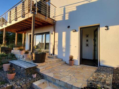 Viesnīcas āriene, Sauna, Terrasse, Fernblick & Design - modern-gemütliche FeWo am Aremberg (Sauna, Terrasse, Fernblick & Design - modern-gemutliche FeWo am Aremberg) in Aremberga