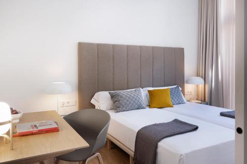 Two-Bedroom Apartment with Terrace image 2