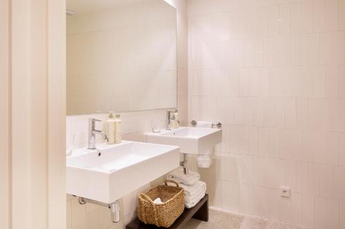 Two-Bedroom Apartment with Terrace image 7