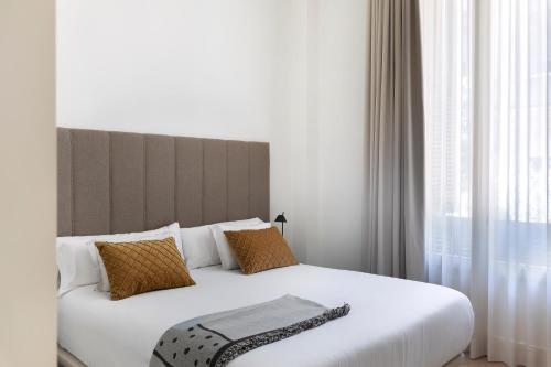 One-Bedroom Apartment with Terrace image 6