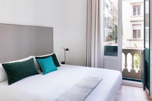 Two-Bedroom Apartment with Terrace image 3