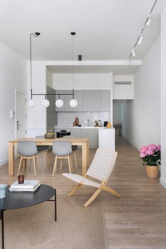 One-Bedroom Apartment with Terrace image 2