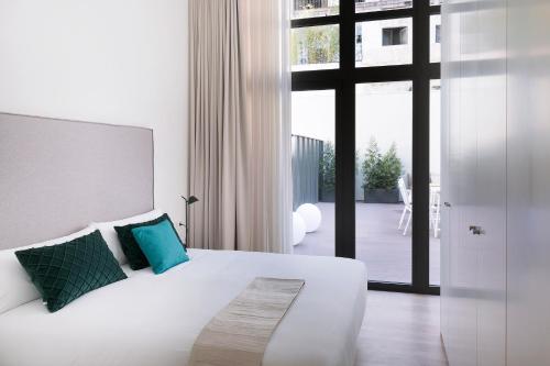 Two-Bedroom Apartment with Terrace image 3