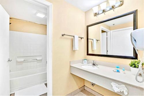 Modern 2 Queen Beds Suite - Near Disney in Orlando, USA