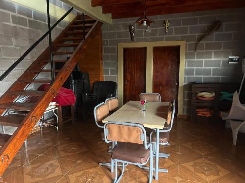 Facilities, Arturo I in Los Alisos