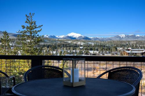 New Luxury River Run Chalet 95 - Great Views - Hot Tub - Best Price - 500 Dollars in FREE Activities and Equipment Rentals Daily in Fraser, USA
