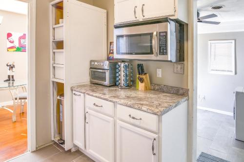 Cozy Memphis Vacation Rental Near Beale Street! in Memphis, USA