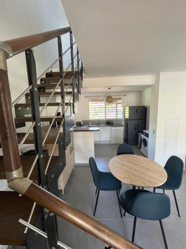 Cocina, Maison de ville Duplex T3 I Jardin in Remire-Montjoly