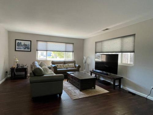 Relaxing Retreat with Pool, Deck and RV Parking in El Cajon, USA