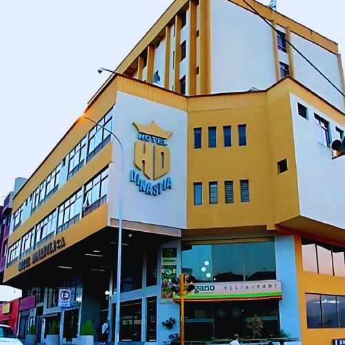 Exterior view, Hotel Dinastia in San Cristobal