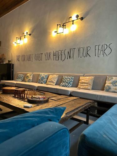 Hopestel - Secret Garden in Naples