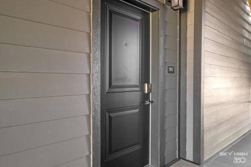 Executive Deluxe Apt, Workspace & Free Parking Executive Deluxe Apt, Workspace & Free Parking
