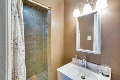 Easy Access to US-90 and Near Dtwn New Orleans Home