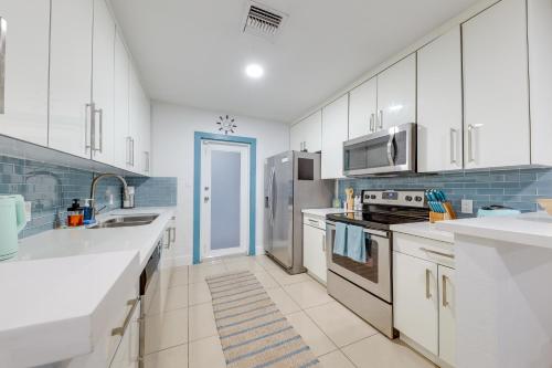 3 Mi to Beach Pet-Friendly Fort Lauderdale Home! in Fort Lauderdale, USA