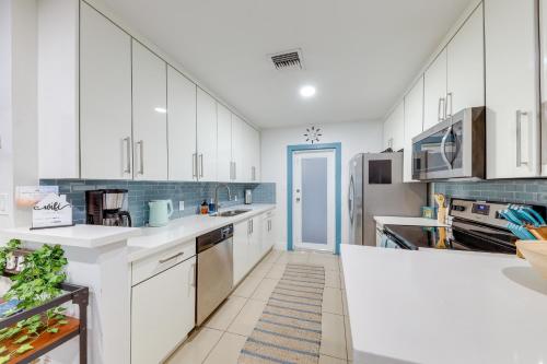 3 Mi to Beach Pet-Friendly Fort Lauderdale Home! in Fort Lauderdale, USA