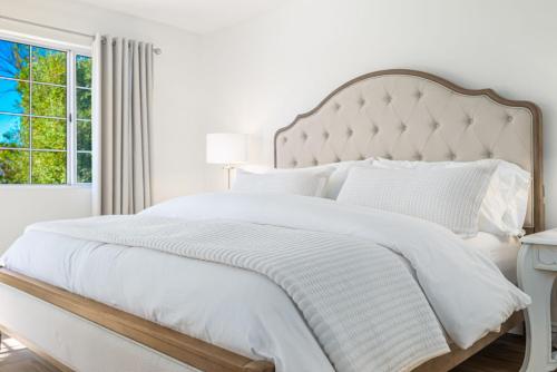 Desert Escape - Renovated, Steps from Pool, Palm Desert