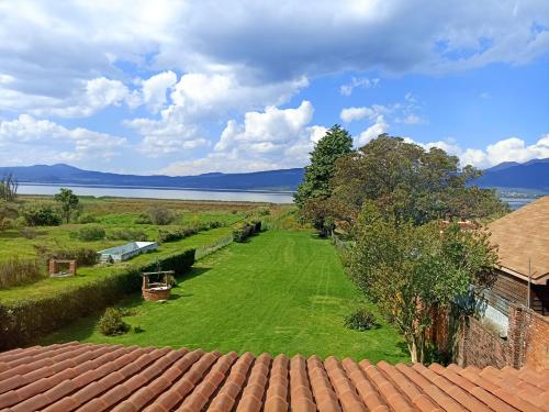 Cabaña de los Sentidos in Tzintzuntzán, Mexico