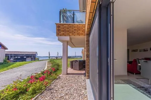 Leonie - Apartment in der Hafenresidenz mit Terrasse & Wellness in Waren Müritz, Deutschland